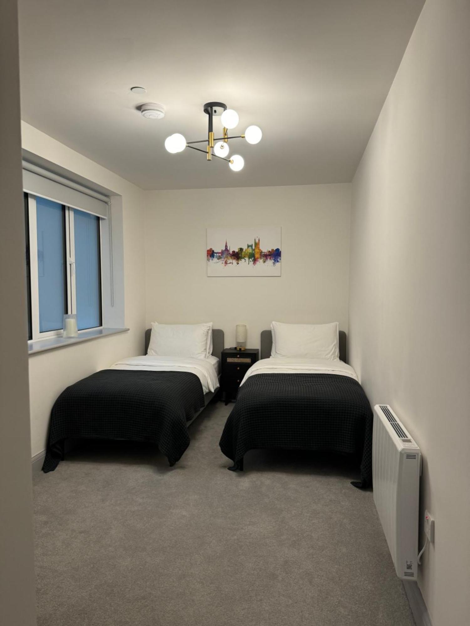 Haus Of Sulis, City Centre Apartment With Lift Access Bath Buitenkant foto