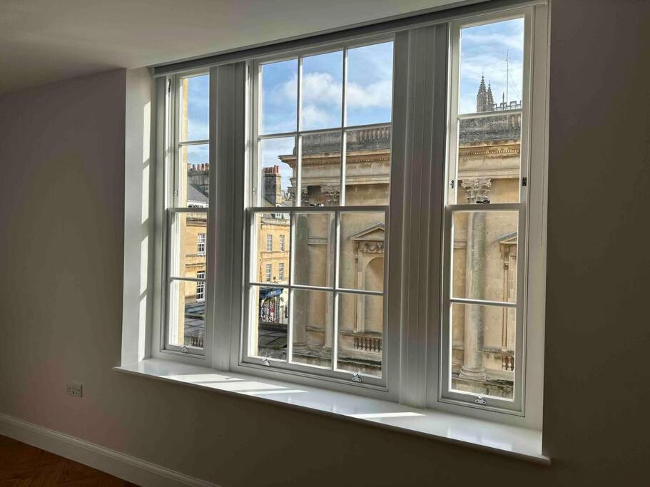 Haus Of Sulis, City Centre Apartment With Lift Access Bath Buitenkant foto